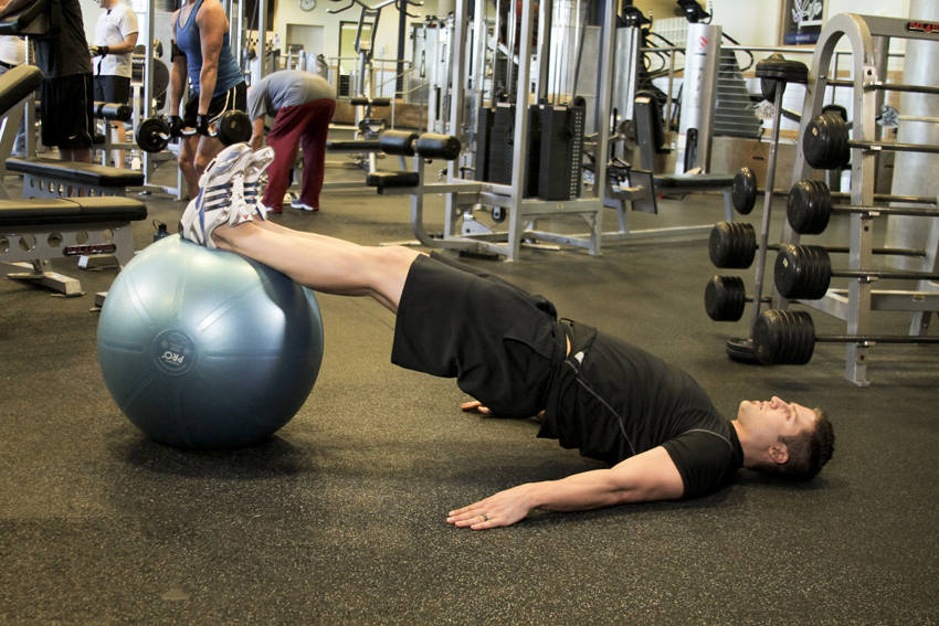 Swiss Ball Leg Curl: uitvoering