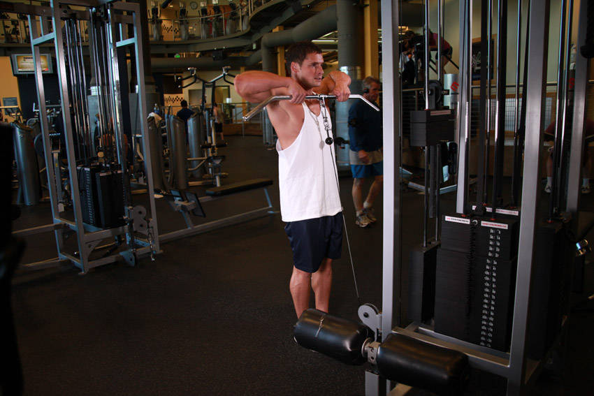 Cable Upright Row demonstration