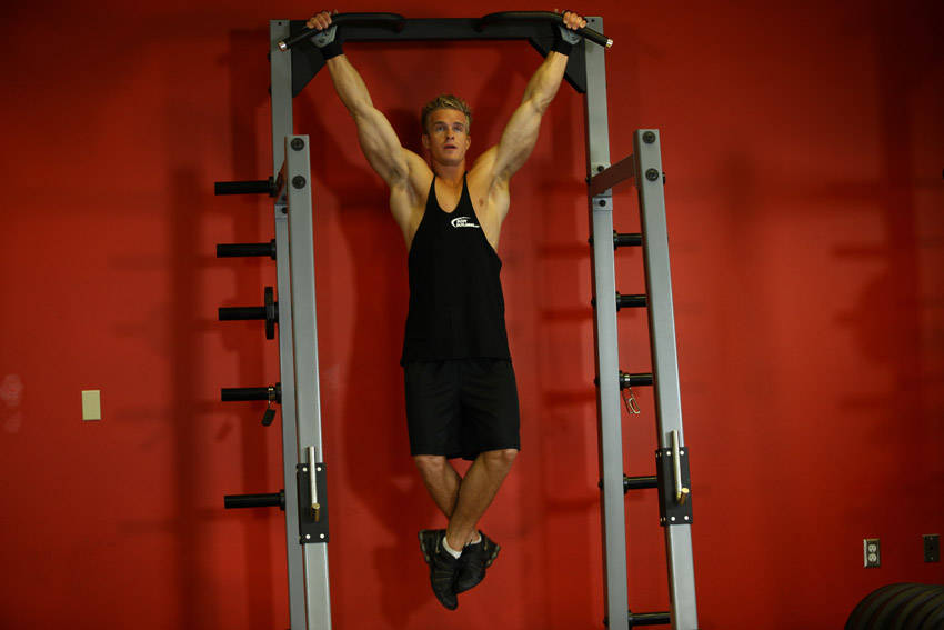 Wide Grip Pull Up demonstration