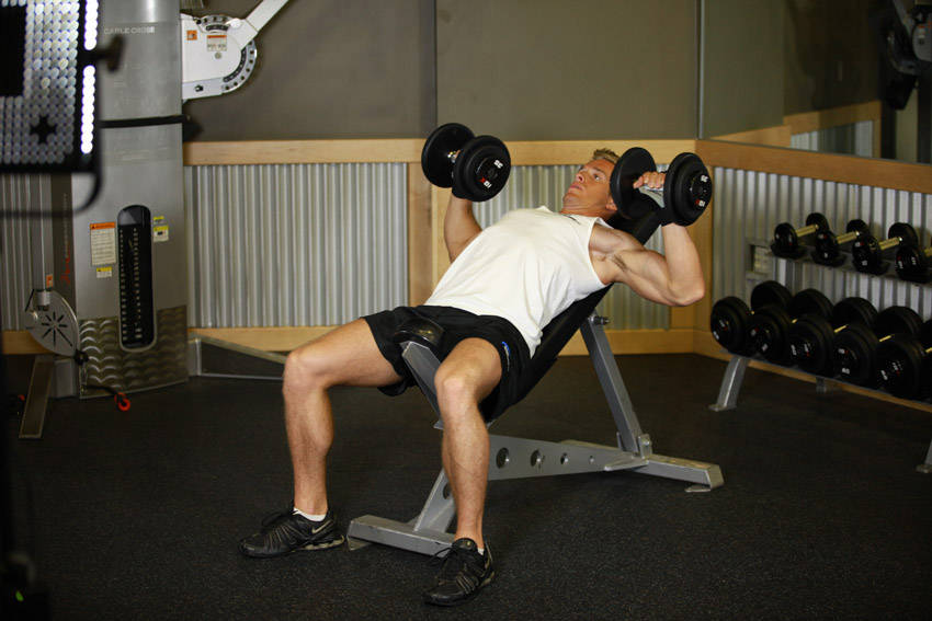High Incline Dumbbell Press: uitvoering